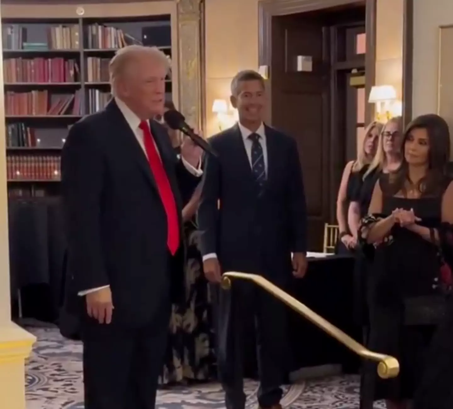 People took to social media to mock Trump after his comments (10 News AU)