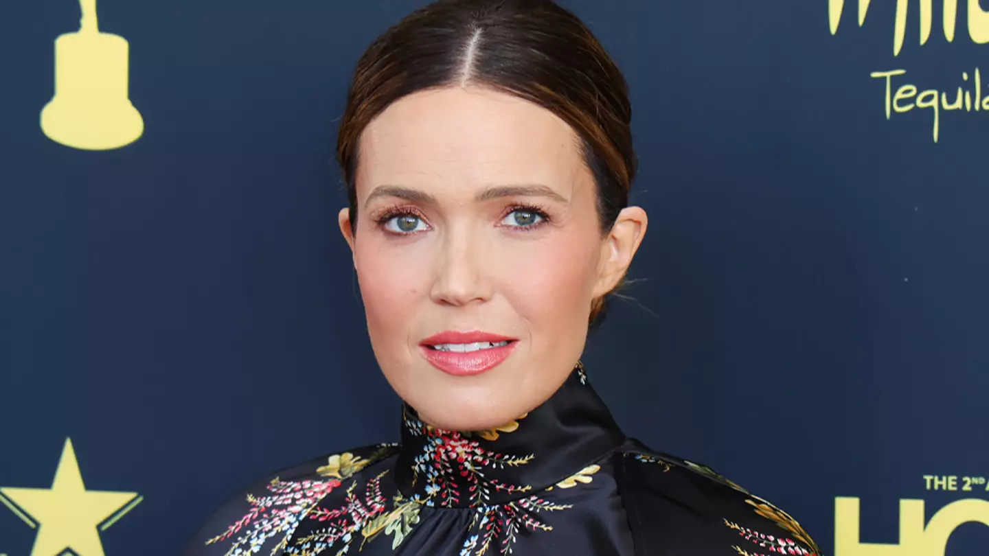 Mandy Moore issues scathing response to Amazon after it allegedly left package at in-laws' home that burnt down in LA wildfires