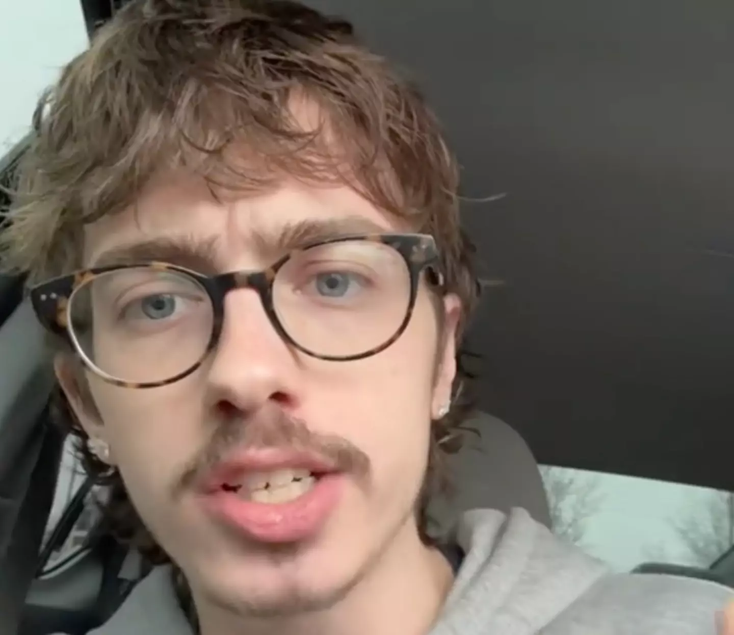Nicholas Sumner argued working 90 hours a week is 'not the goal'. (TikTok/@nicsmnrs)