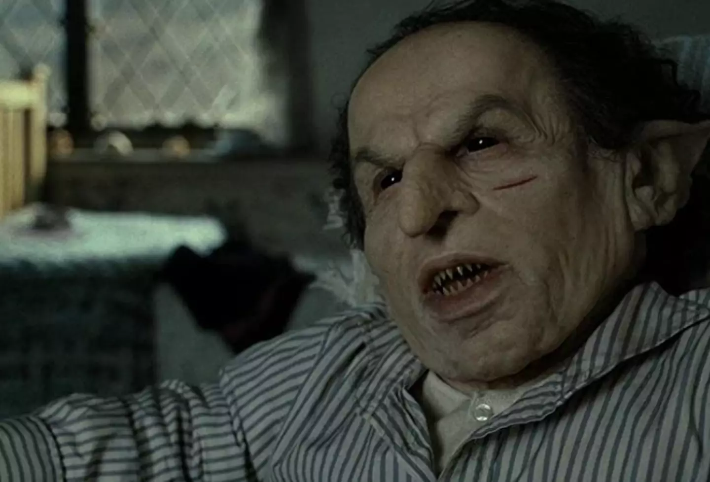 Warwick Davis took over the role of Grip Hook.