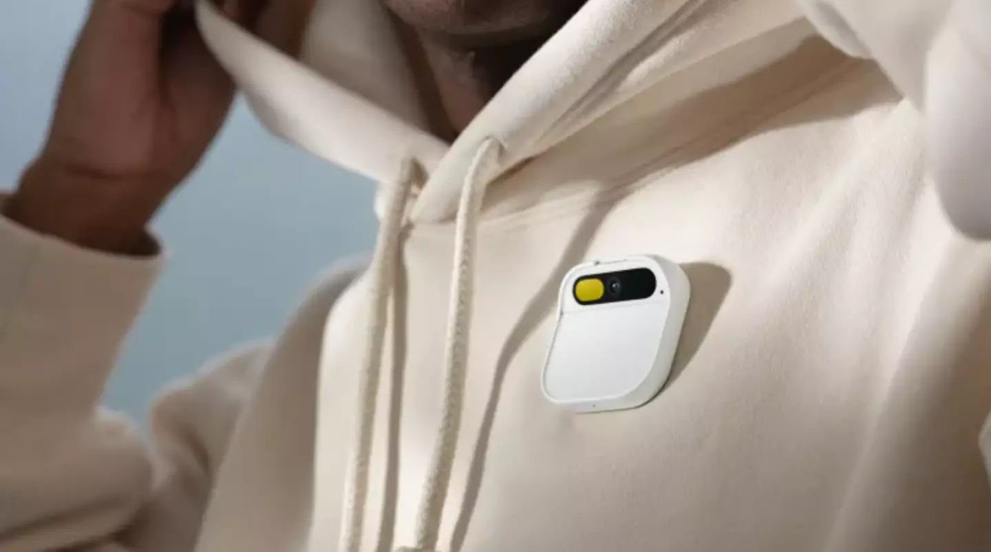 The device is made by former Apple designers.