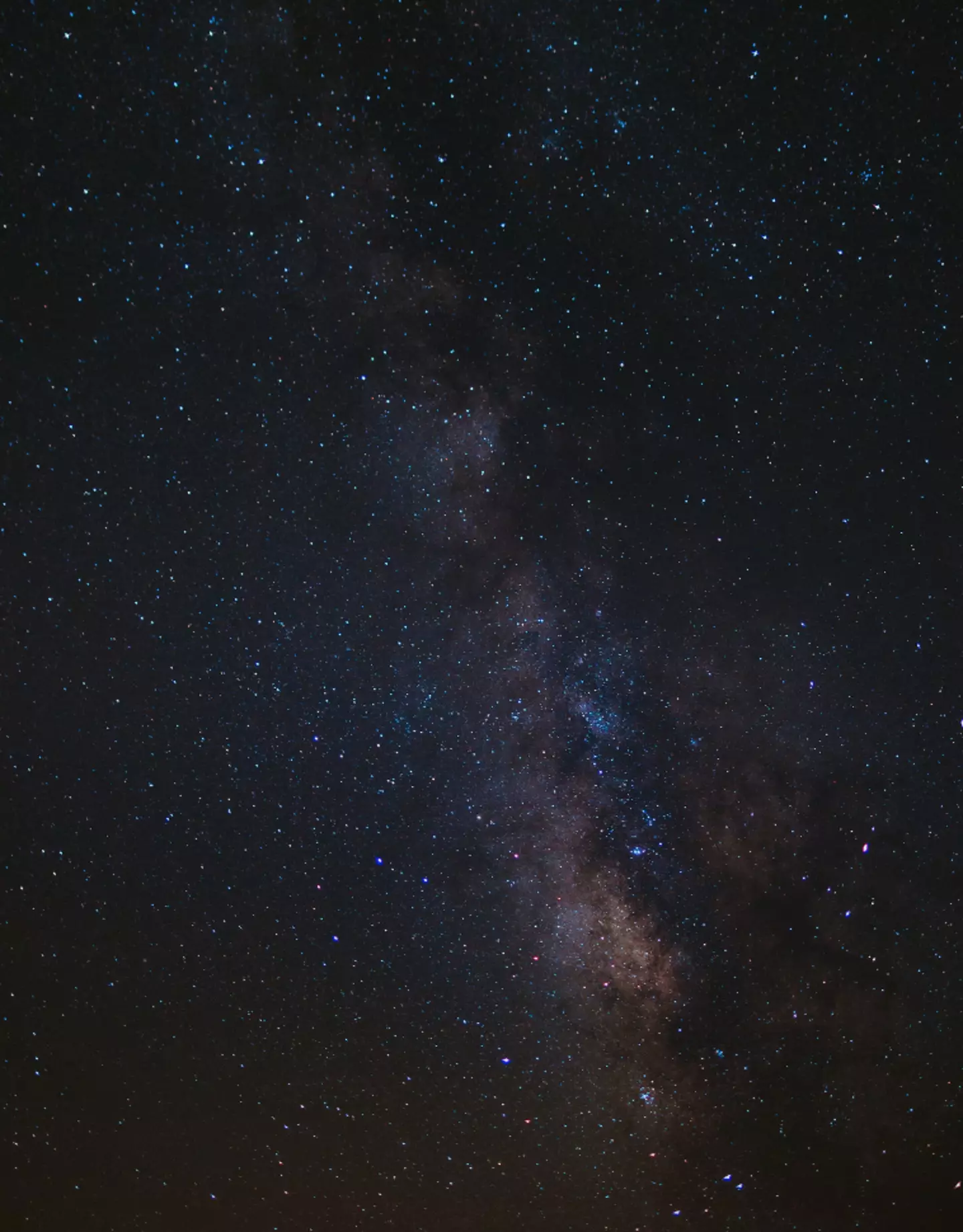 Astronomers say that disappearing stars could be a sign of alien life.