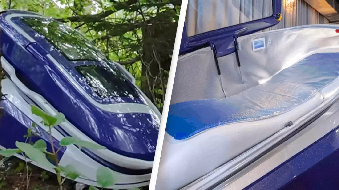 Final words of first person to use controversial suicide pod revealed after body was allegedly 'found with strangulation marks'