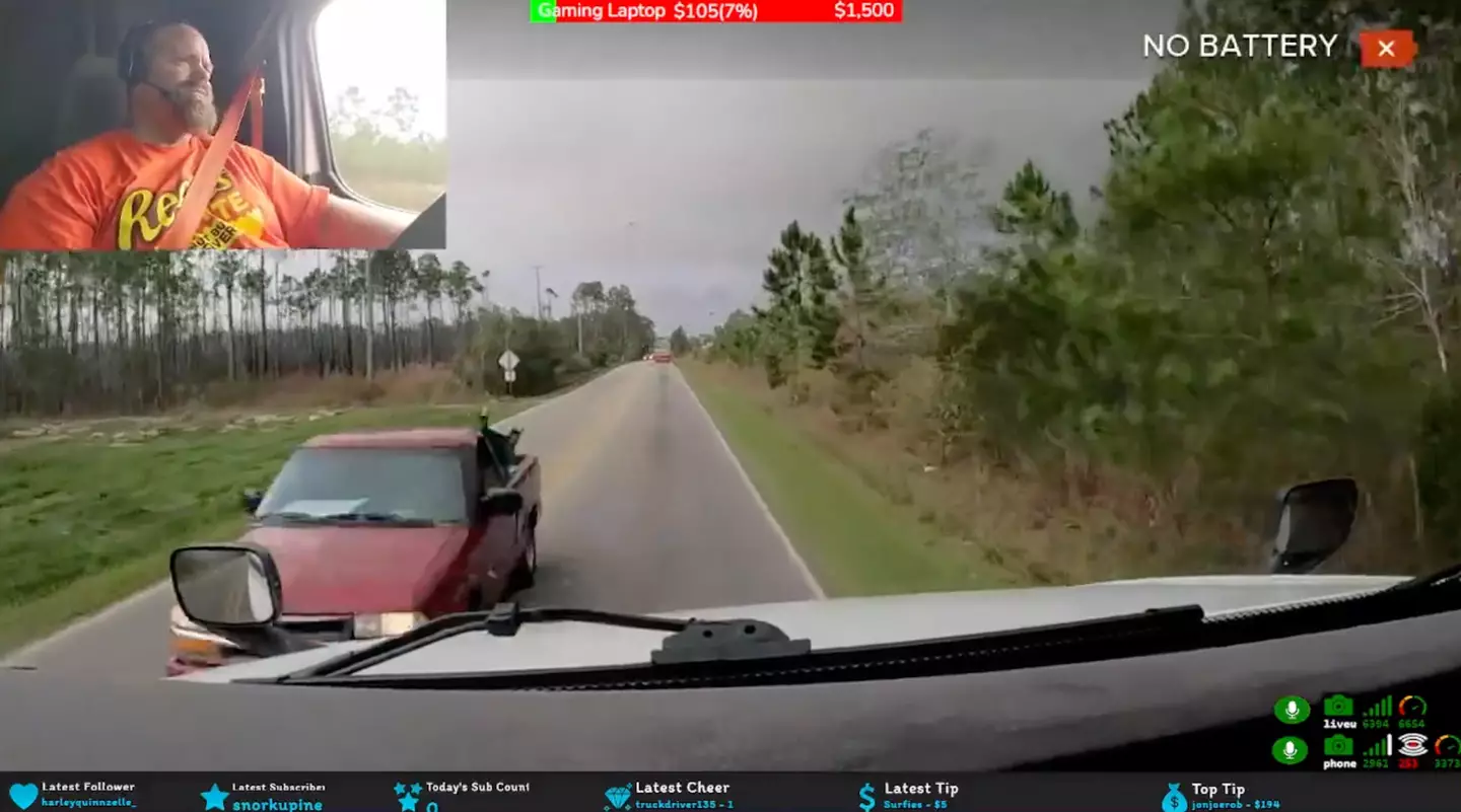 The Twitch streamer didn't seem to even break a sweat as he swerved to avoid a collision.