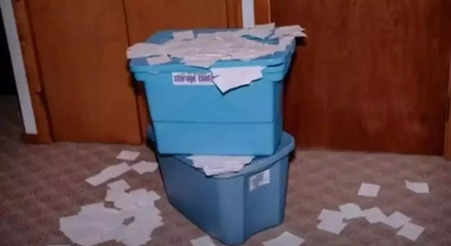The couple would keep their tickets in buckets. (CBS)