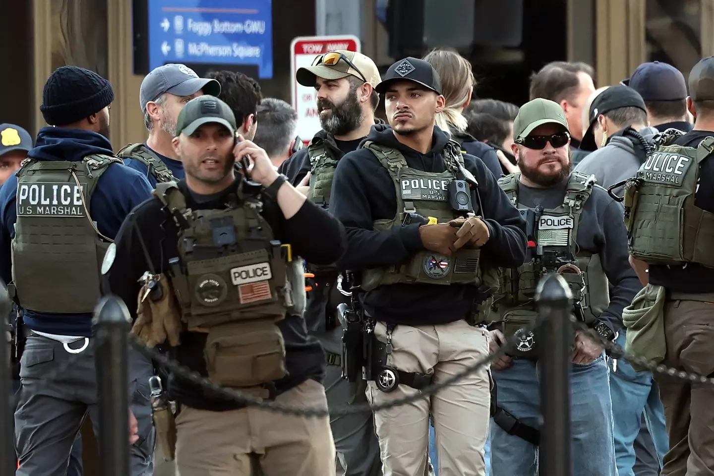 Members of law enforcement, including the U.S. Marshals, respond to a shooting near the White House (Win McNamee / Getty Images)