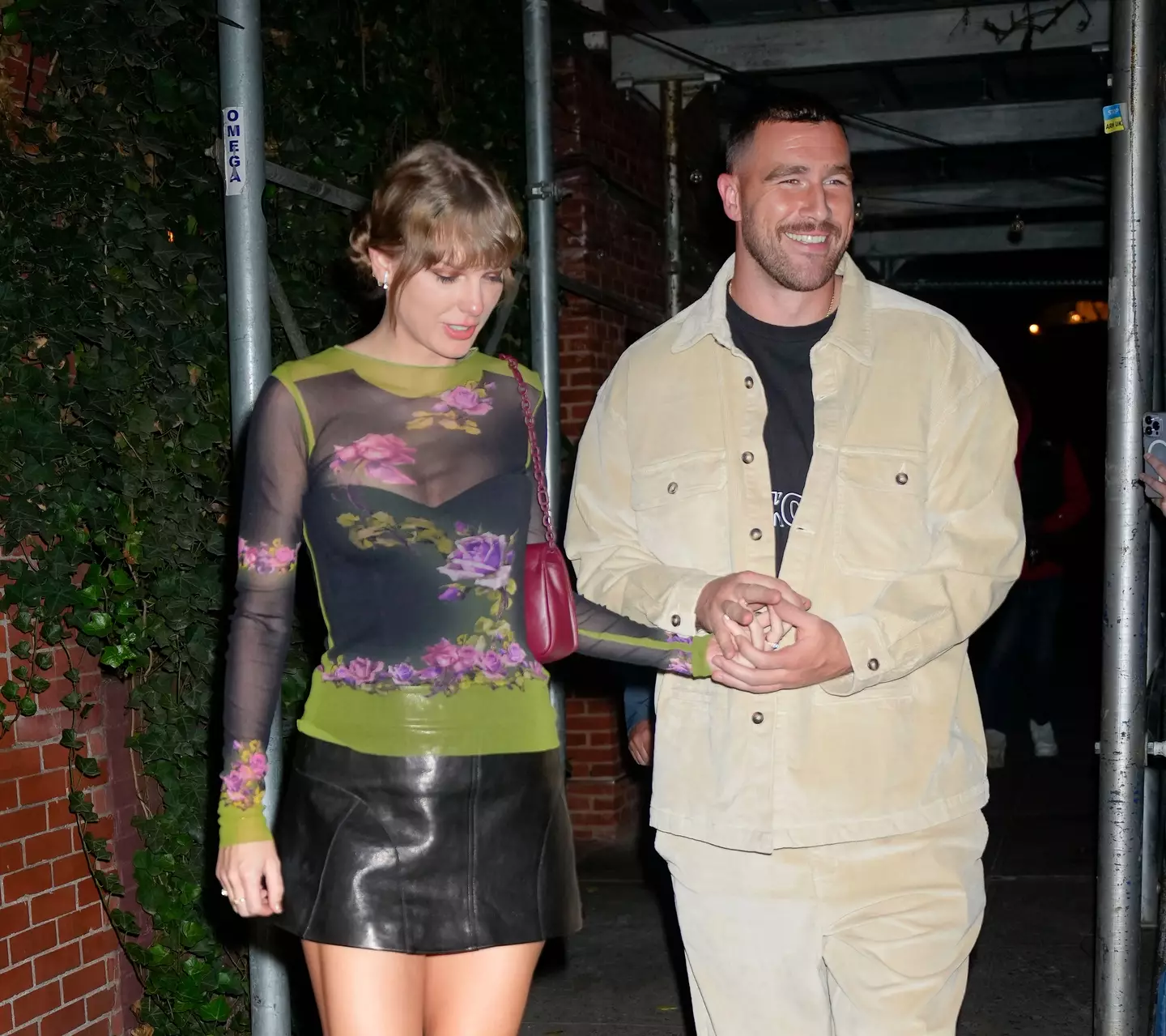Taylor Swift with her boyfriend Travis Kelce.