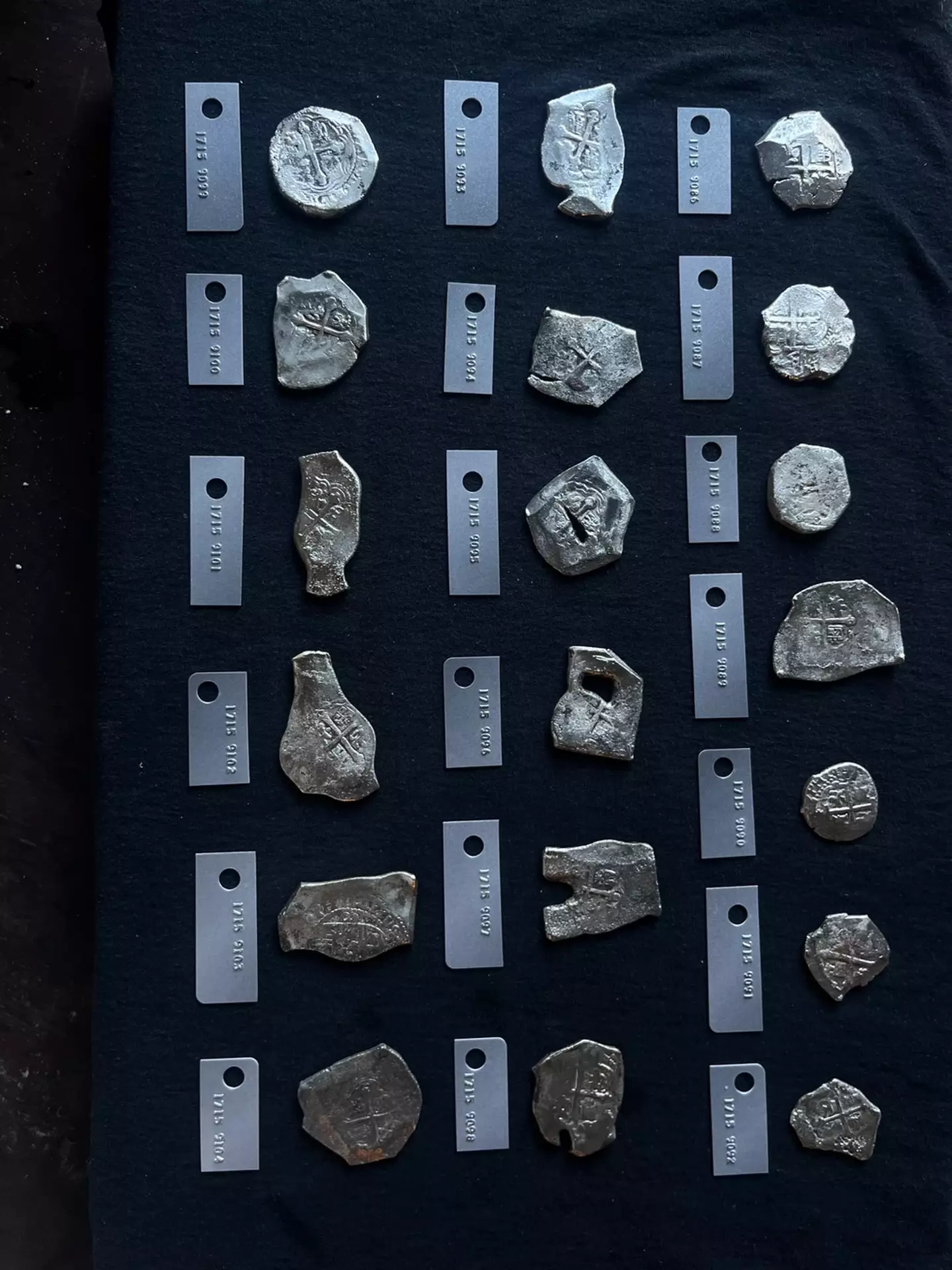 Hundreds of coins were found (1715 Fleet – Queens Jewels)