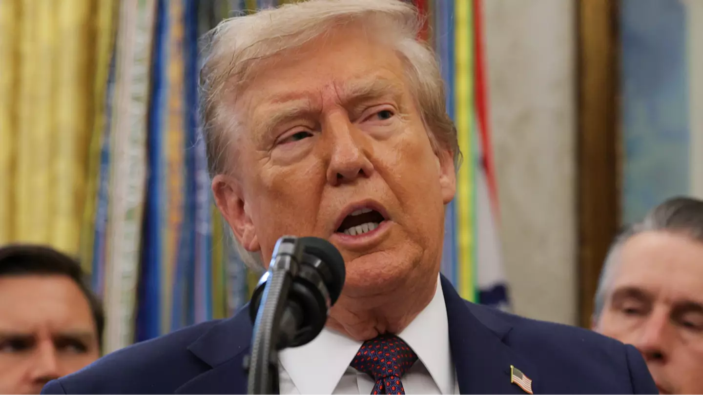 Trump posts distorted Rosie O'Donnell photo and threatens to strip her citizenship in scathing message to comedian
