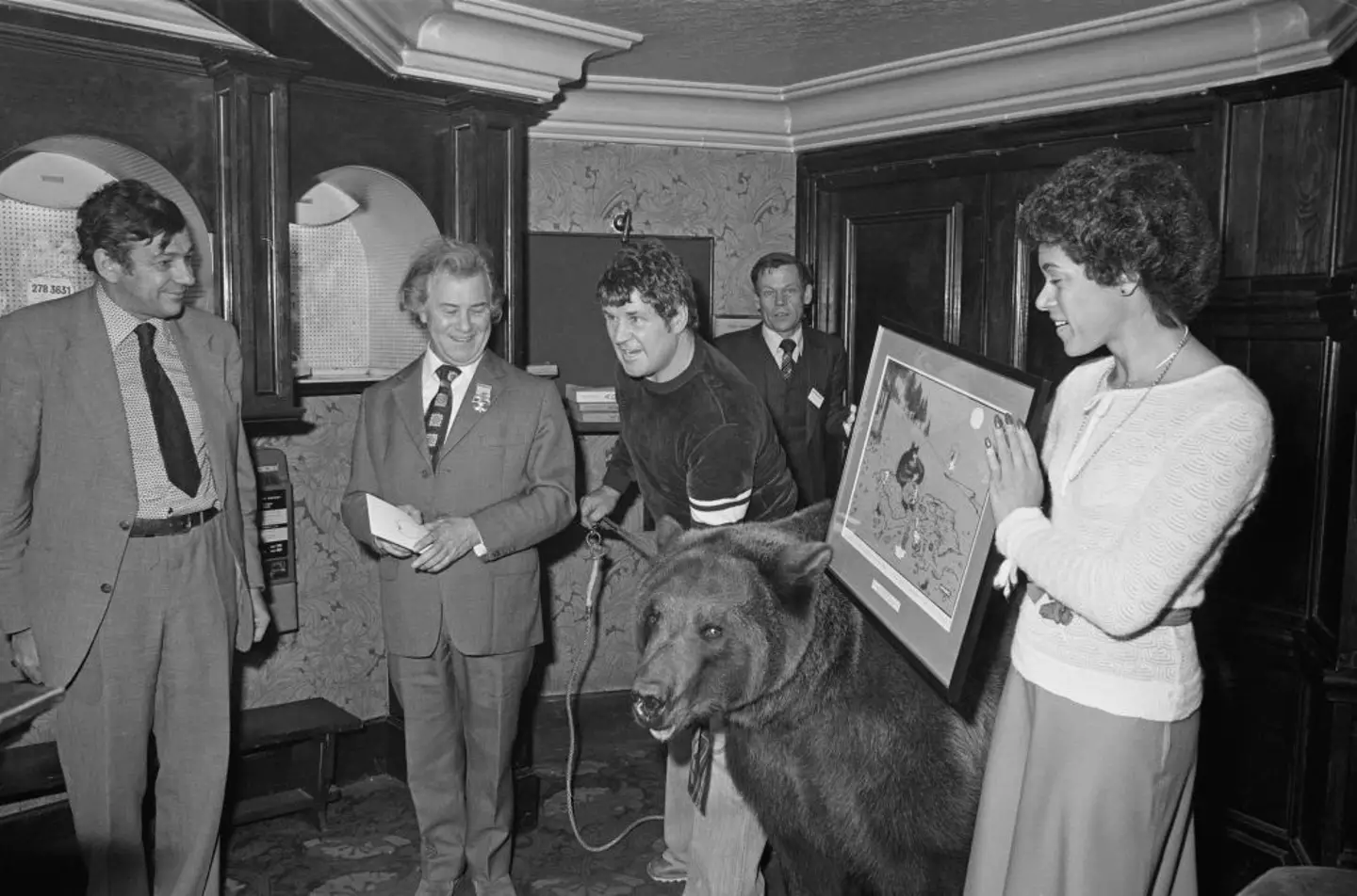 Hercules and Andy receiving the Gold Joker award at the Cartoonists' Club in 1980 (Ray Moreton/Keystone/Hulton Archive/Getty Images)