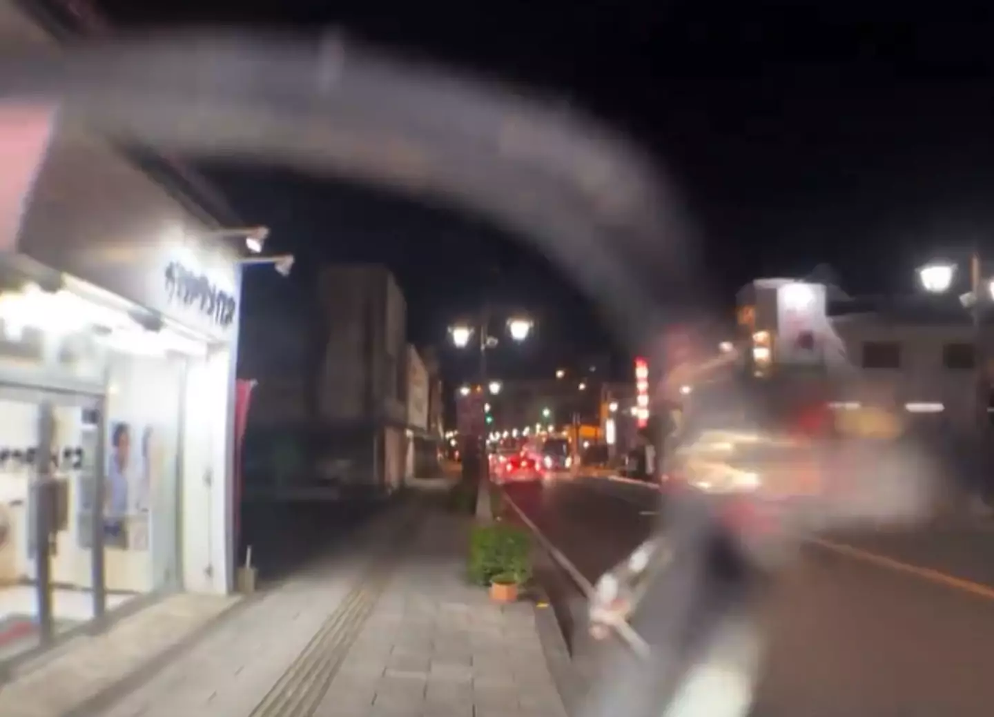 Sakata Yoshi developed a cool method to show how visually impaired people see (Twitter/ @sakata_yoshi)