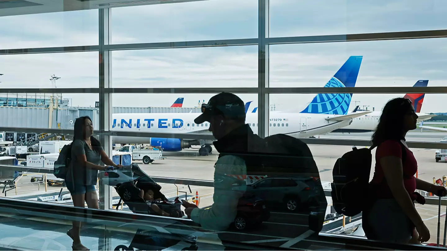 Air traffic controller issues chilling warning to avoid this one major airport 'at all costs'