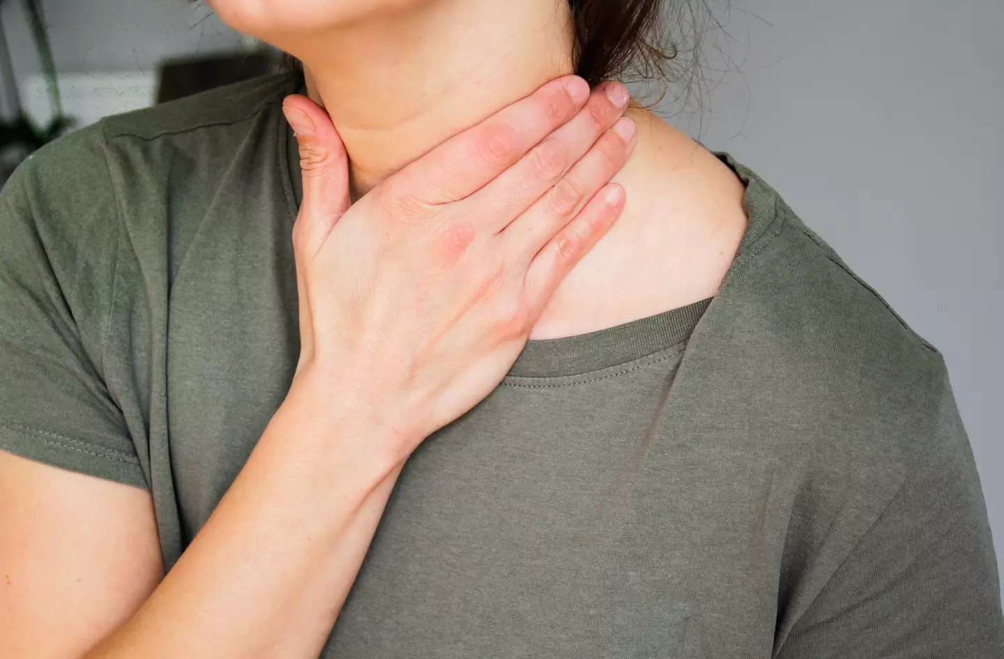 You can lose you voice as a result of inflammation in your throat (Getty Stock Images/ Kinga Krzeminska)