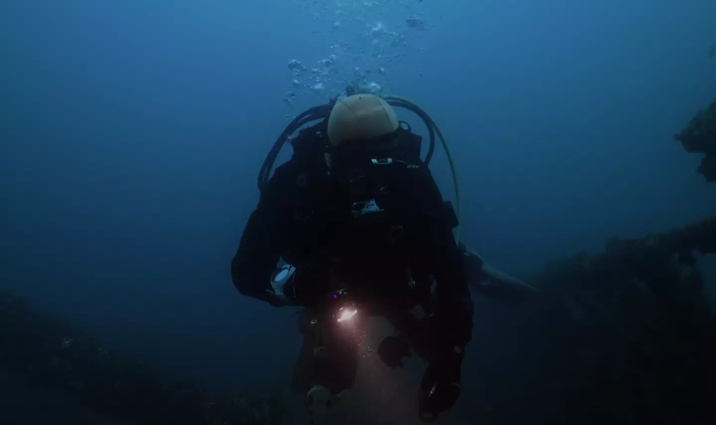 Takamatsu worries that the "ocean is way too vast" and he may never find her. (Aeon)