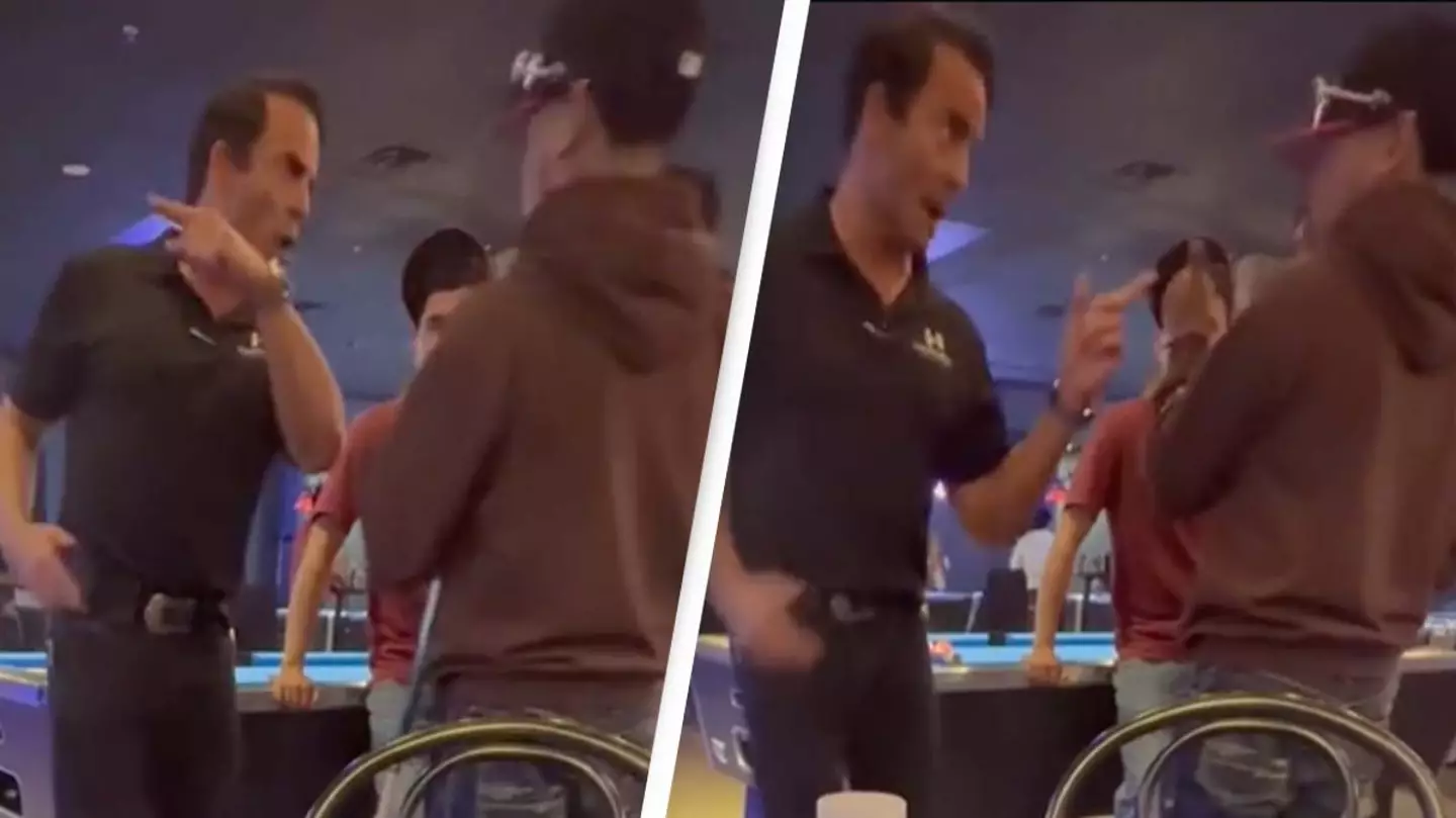 Manager filmed refusing to let table leave without tipping their waitress and people are divided
