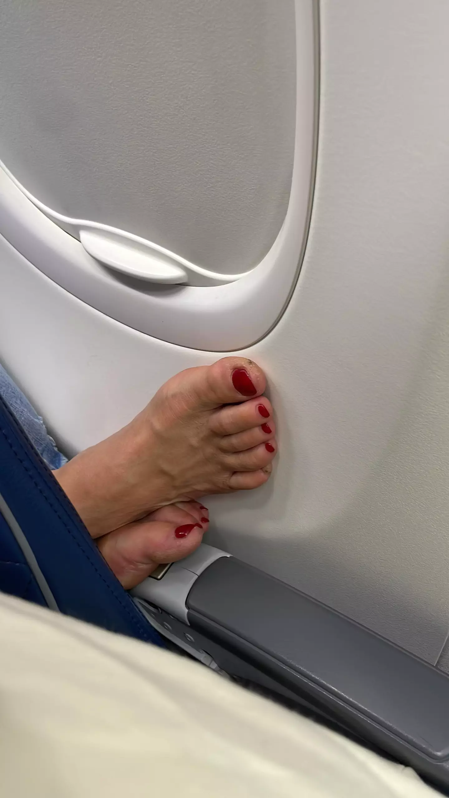 The guilty toes.