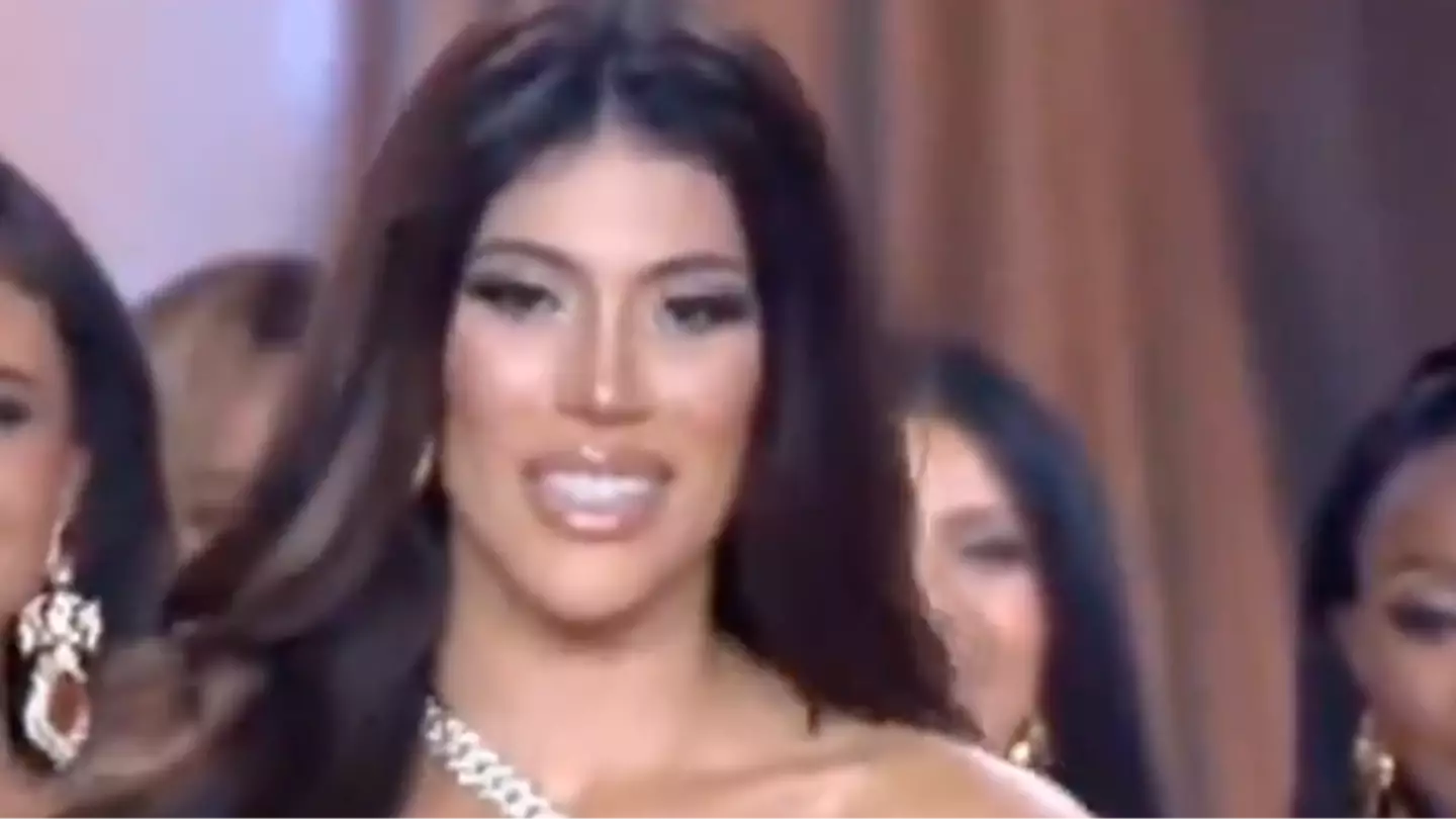 Pageant queen’s awkward onstage mix-up leaves viewers reeling with secondhand embarrassment