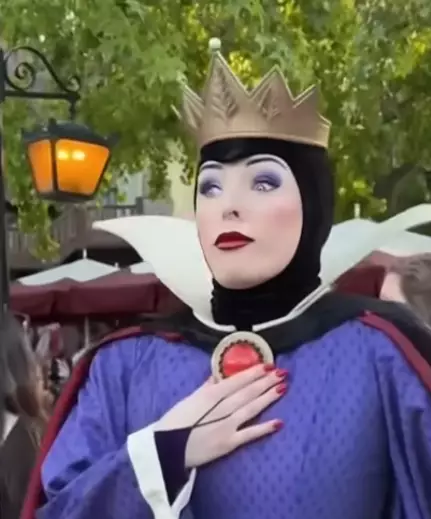 Sabrina's Evil Queen was a viral hit (NewsNation/TikTok/@sabrinavonb)