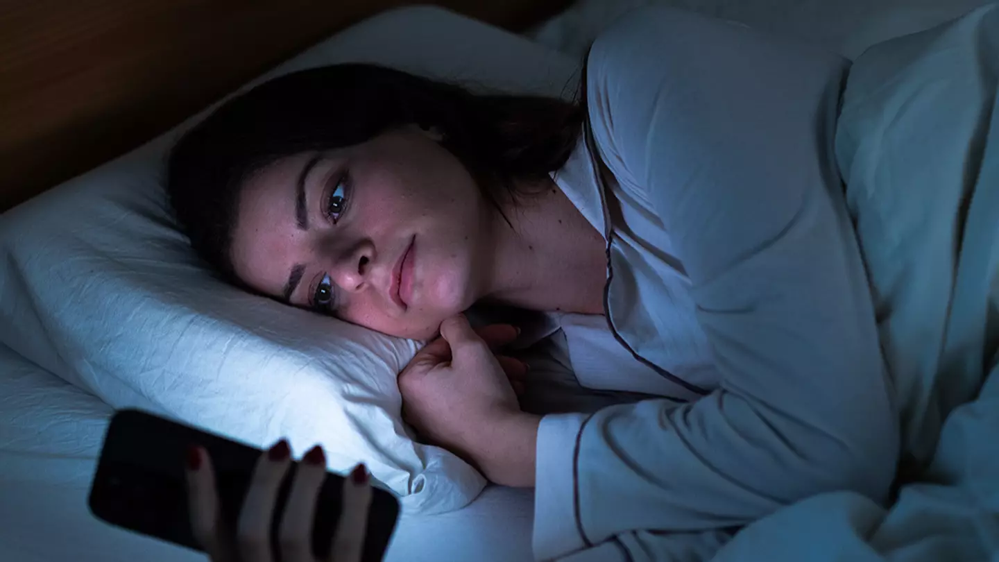 Health professional issues warning to people who regularly wake up between 2am and 3am