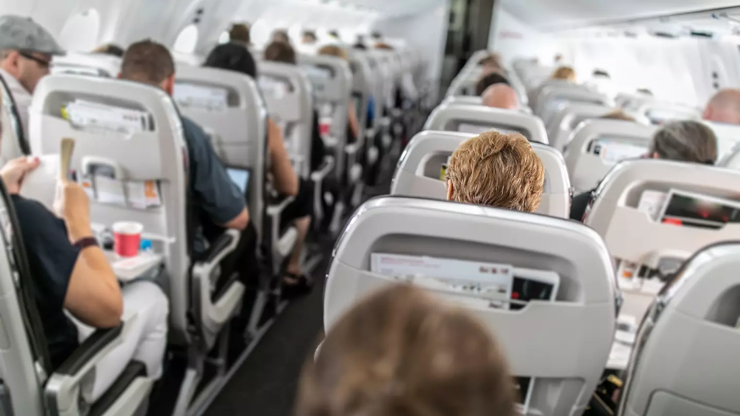 Everyone’s saying the same thing after man ‘refuses to give up plane seat for grieving mother’