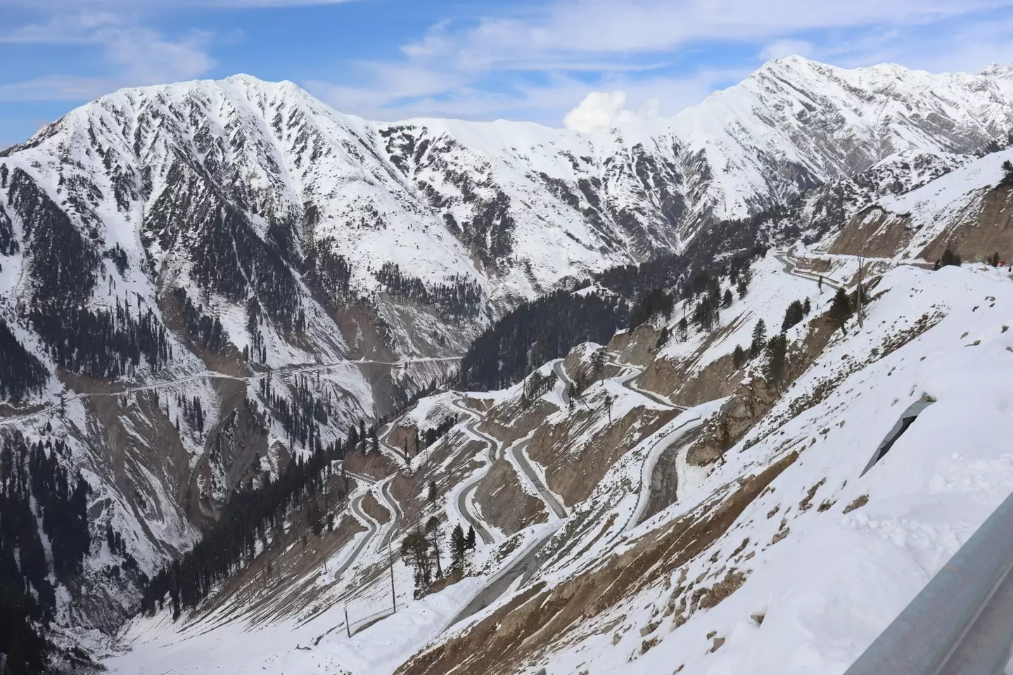 Researchers looked at the plates underneath the Himalaya. (Getty Images/ Nazim Ali Khan/ NurPhoto)