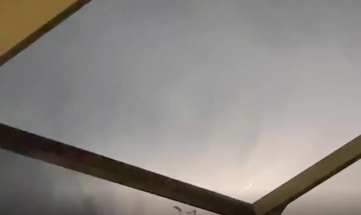 The Redditer explained it took a 'literal second' for the lightning to disappear.