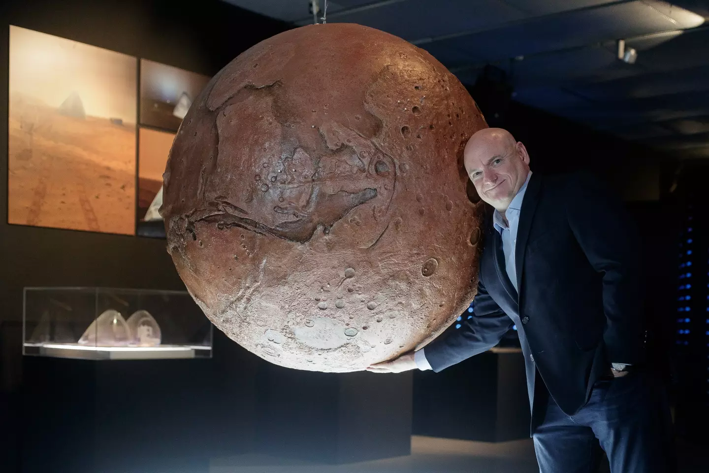 Astronaut Scott Kelly grew two inches after spending almost a year in space (Eduardo Parra/Getty Images)