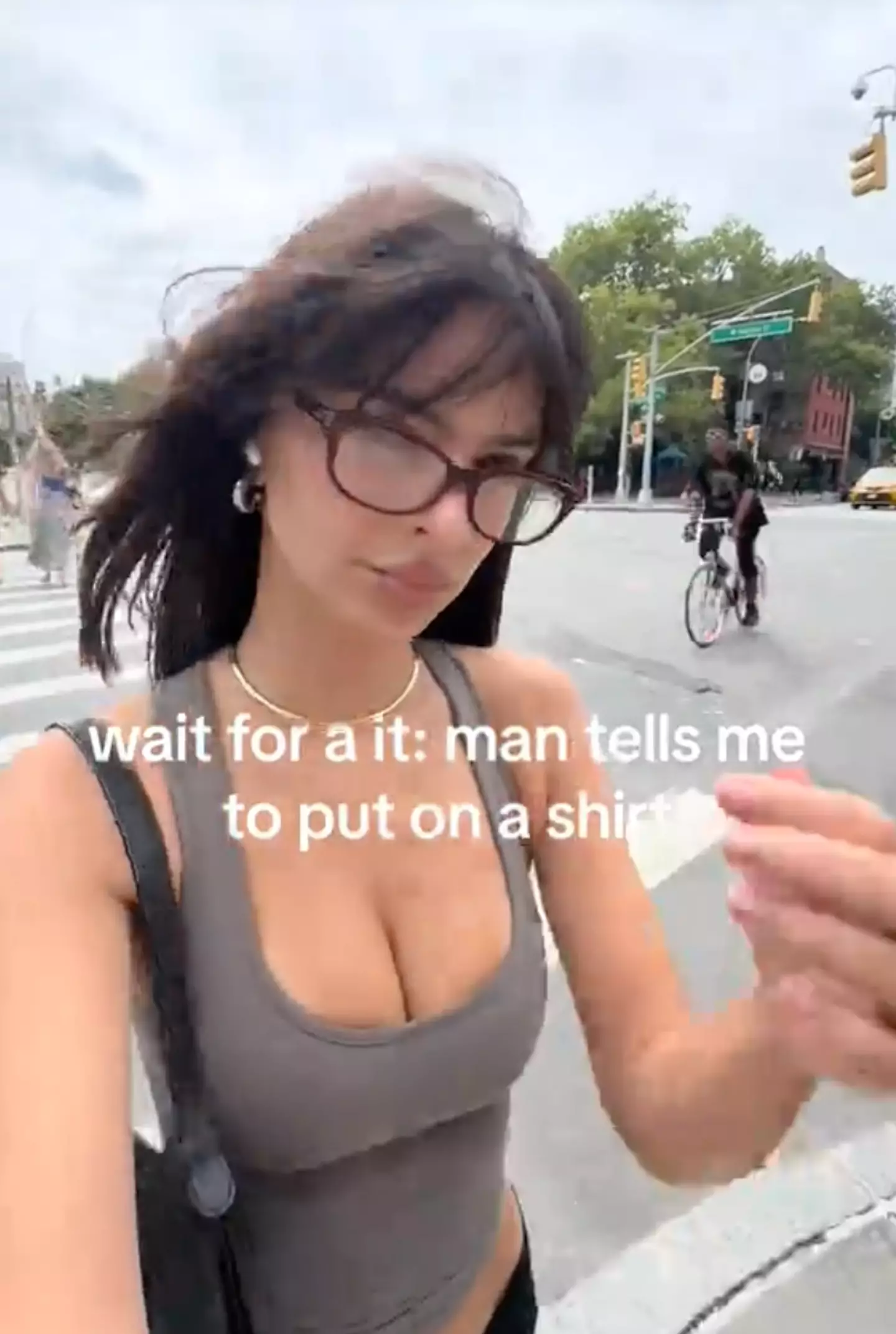 Emily Ratajkowski had the perfect response. (TikTok/@emrata)