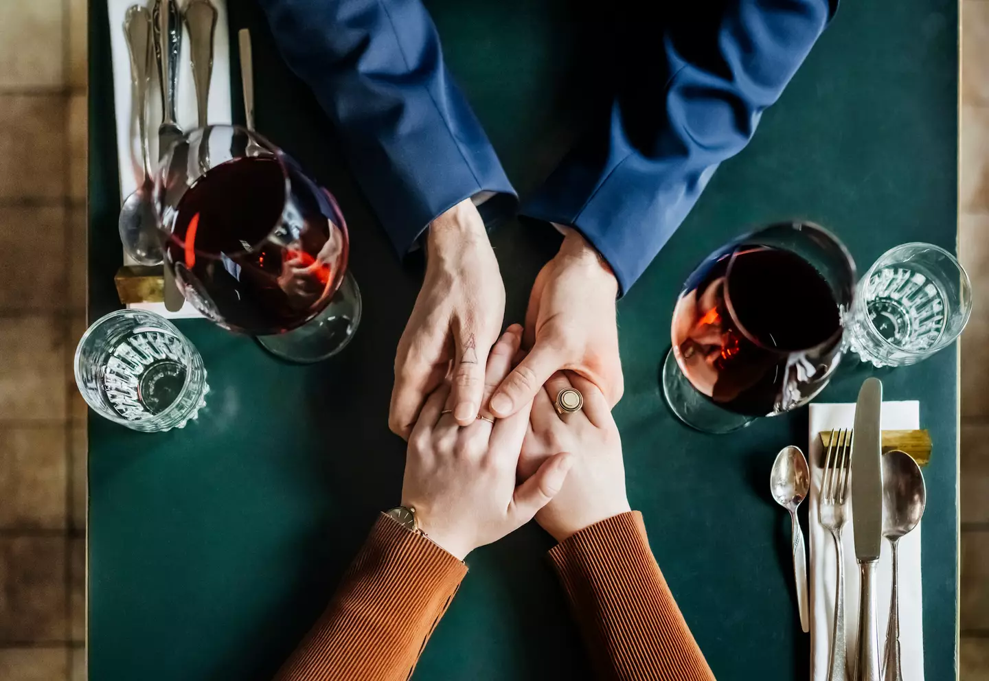 Ditch social media and form real connections (Getty Stock Images/ Tom Werner)