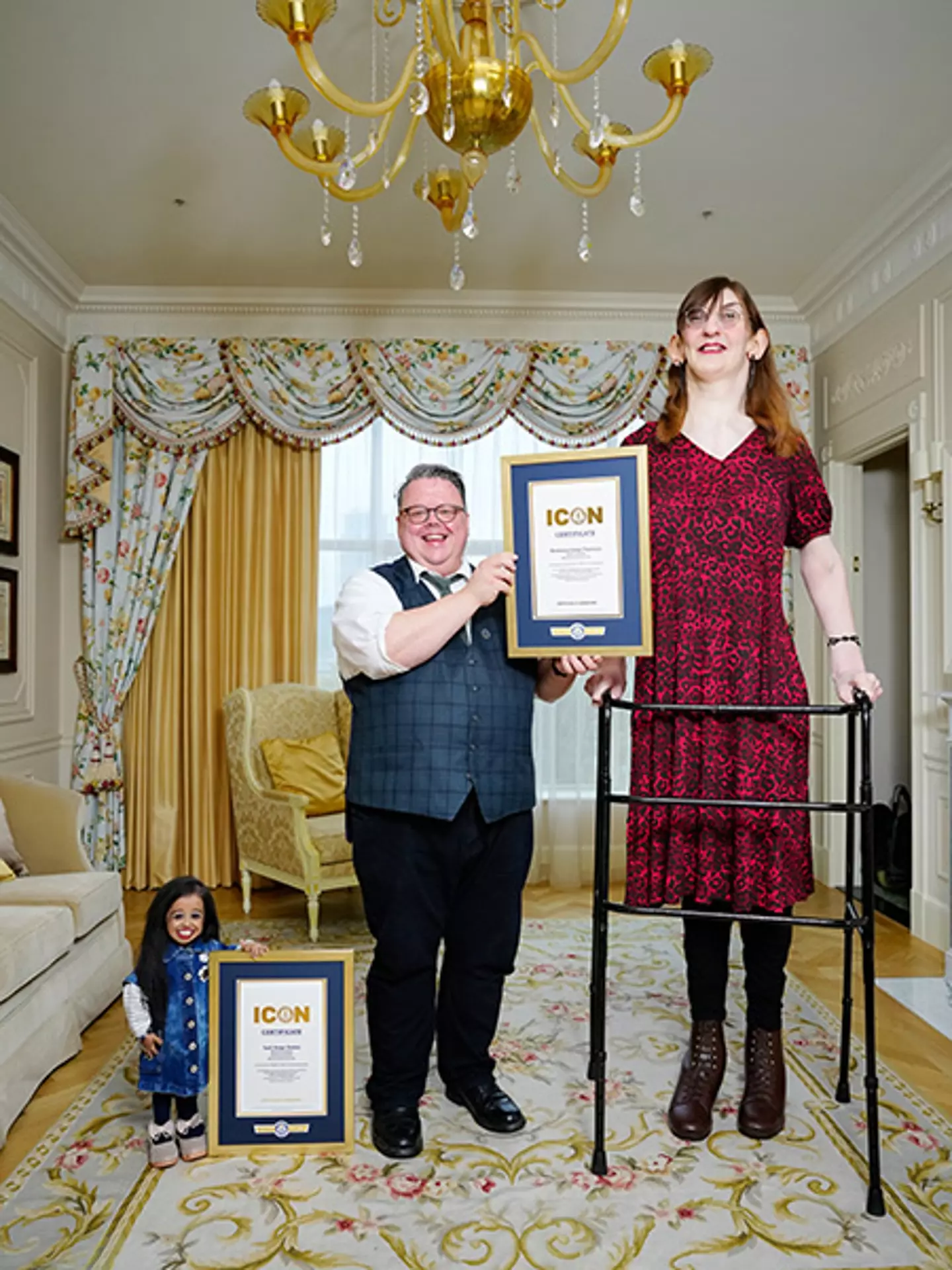 The pair may've not had height in common but found other similarities (Guinness World Records)