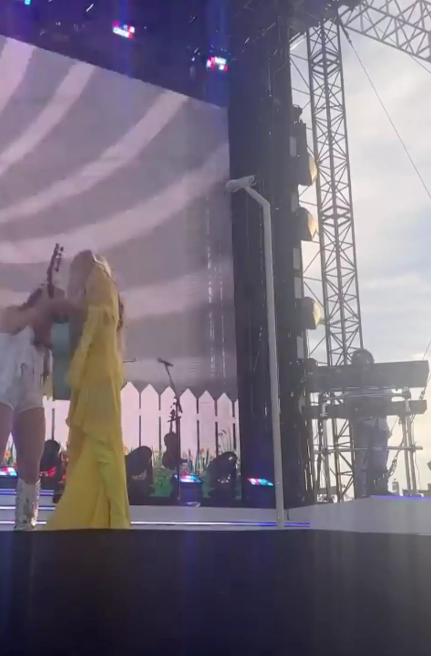 She was forced to temporarily stop the show.