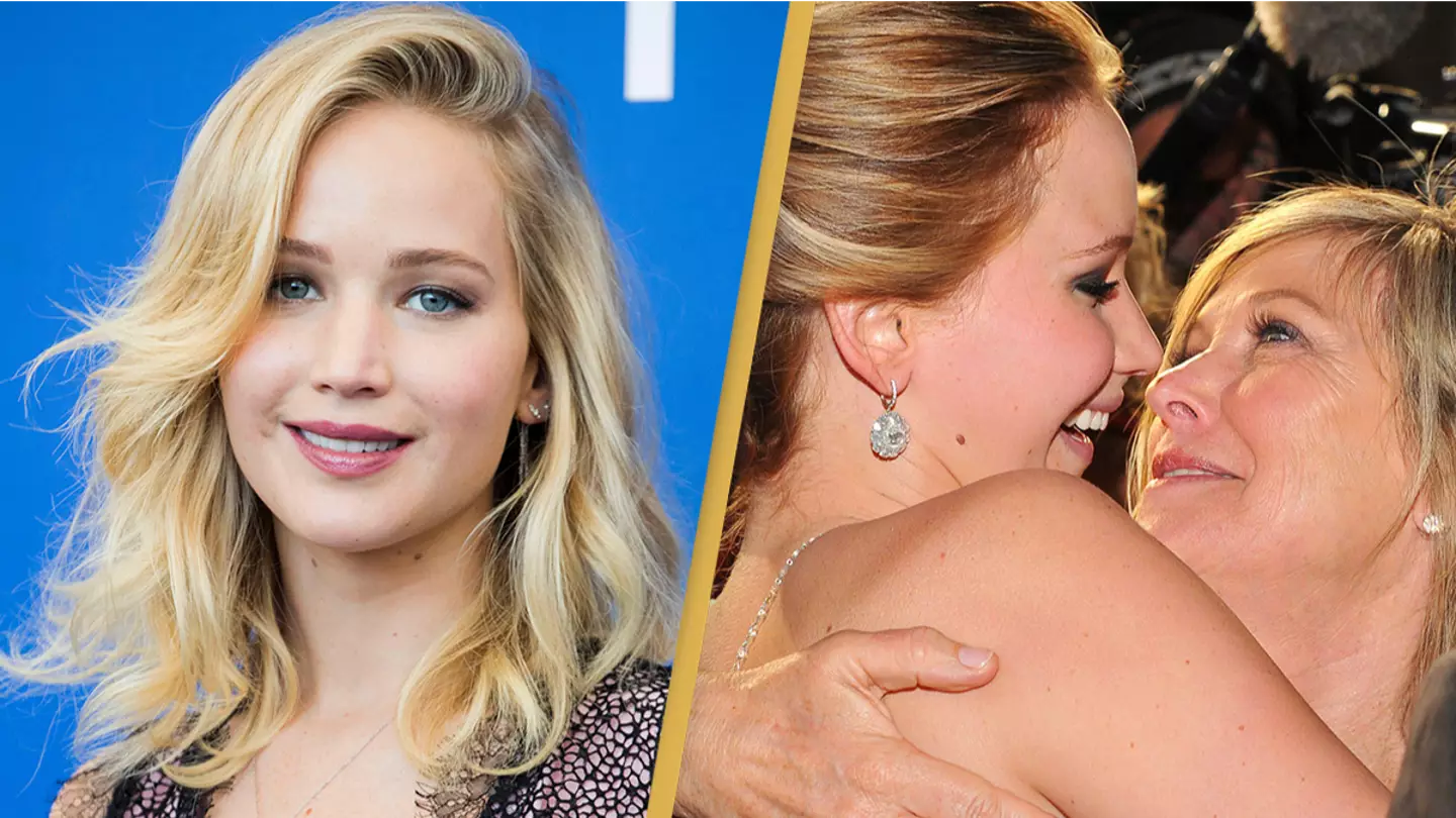Jennifer Lawrence reveals her mom sold the actor's used toilet on Craigslist