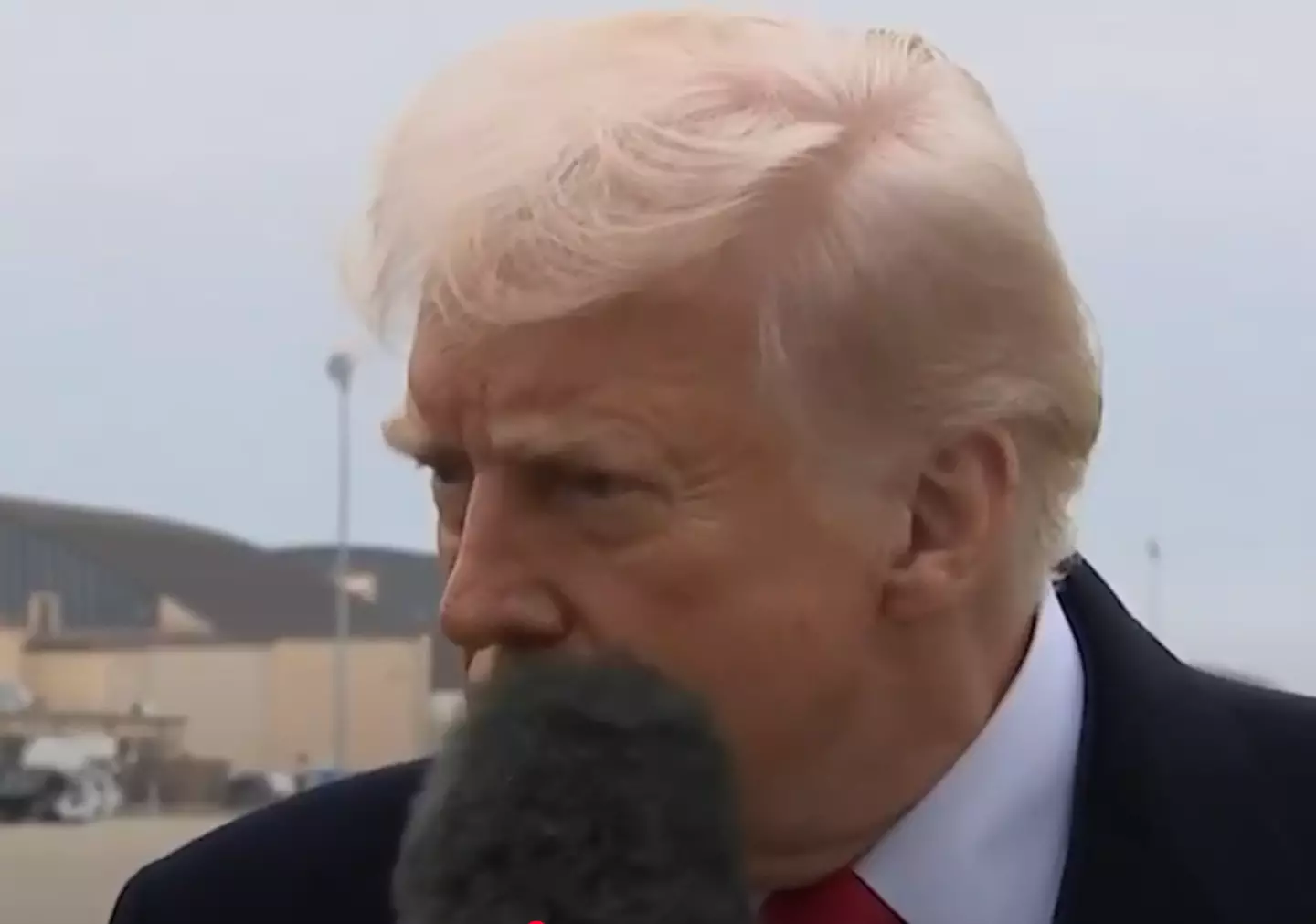 Donald Trump's mishap was broadcasted live (FOX)