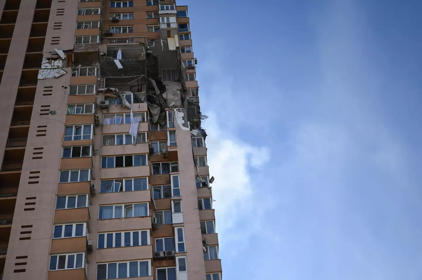 Kyiv apartment block hit by missile (Alamy)