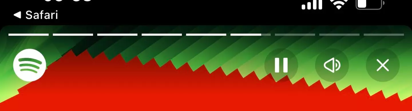 Spotify Wrapped 2024 - spot the difference (Spotify/ Twitter/ @cherryatt_)