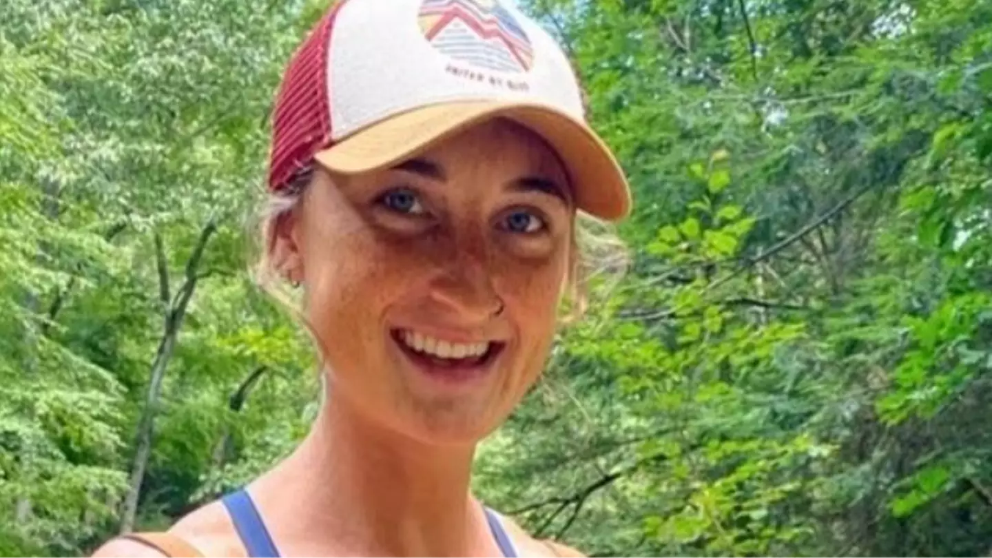 Woman, 27, shares the one symptom doctors kept 'dismissing' before being diagnosed with stage 4 cancer
