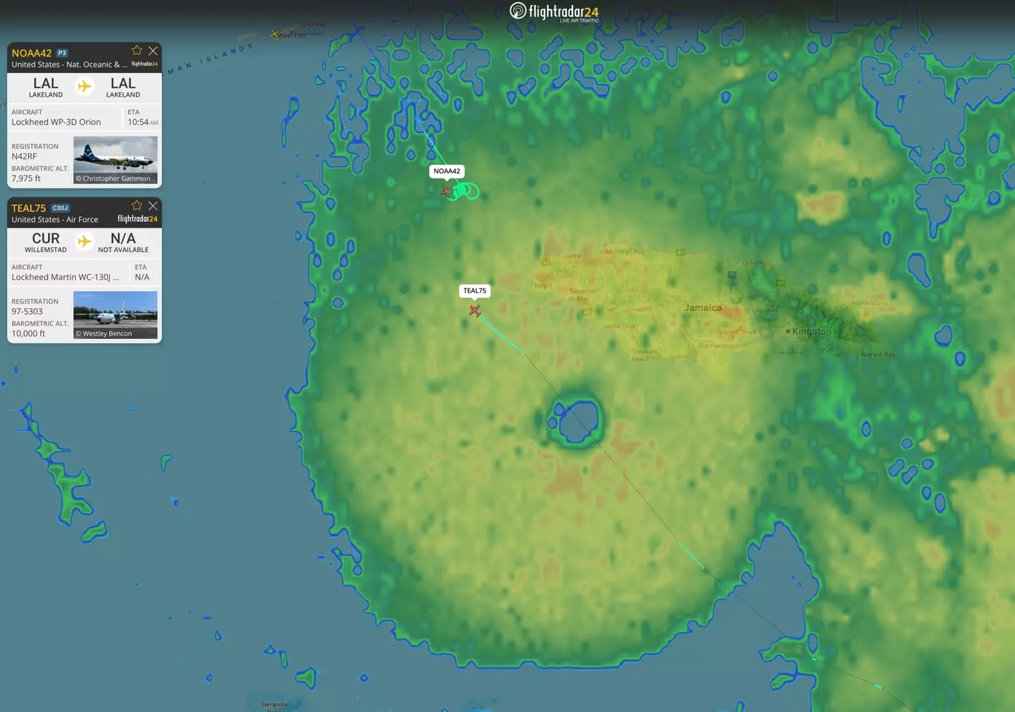 The jets could be seen passing through the category 5 hurricane (@flightradar24/Twitter)