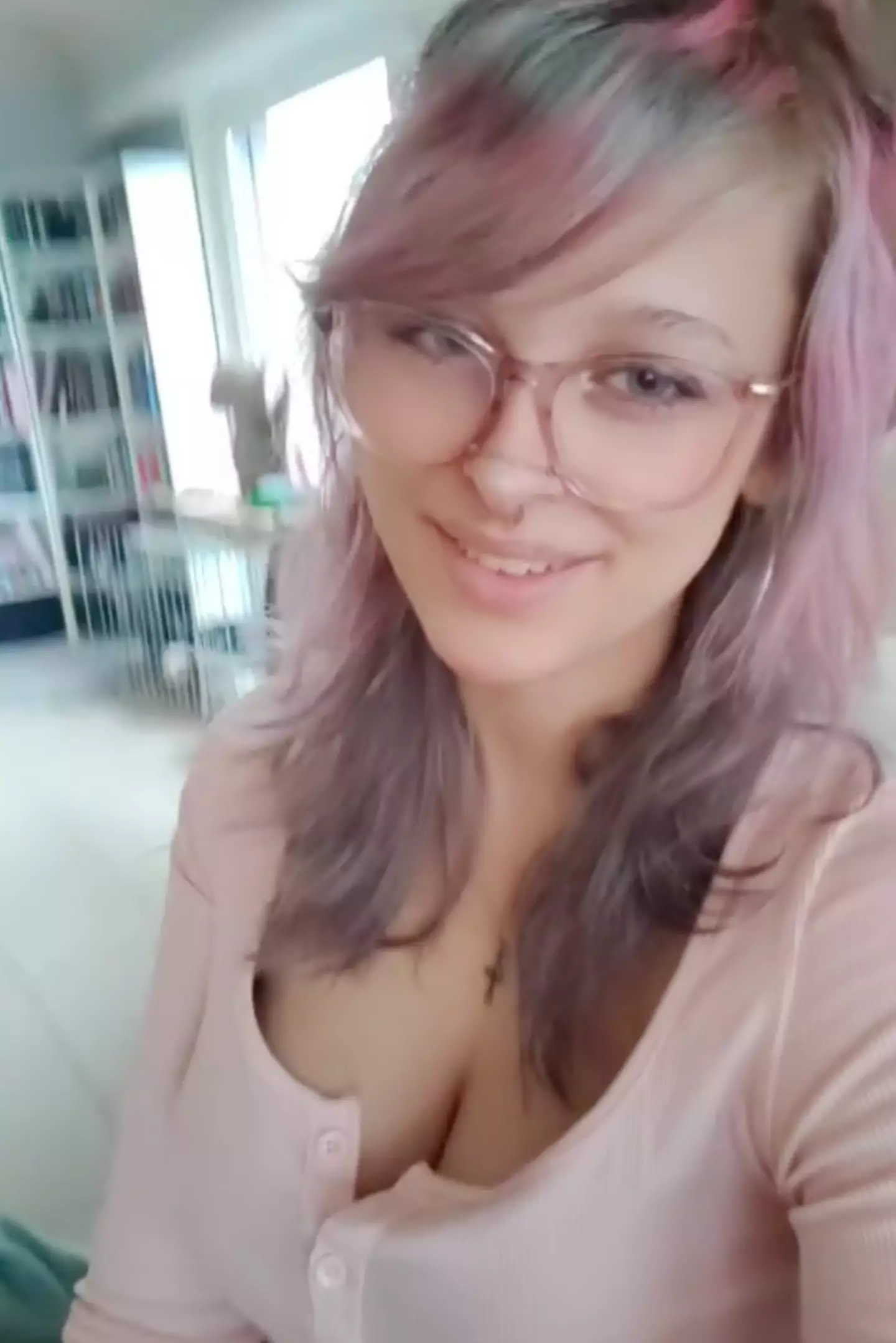 The 20-year-old developed functional neurological disorder following a traumatic breakup with her partner (TikTok/missnevvy)