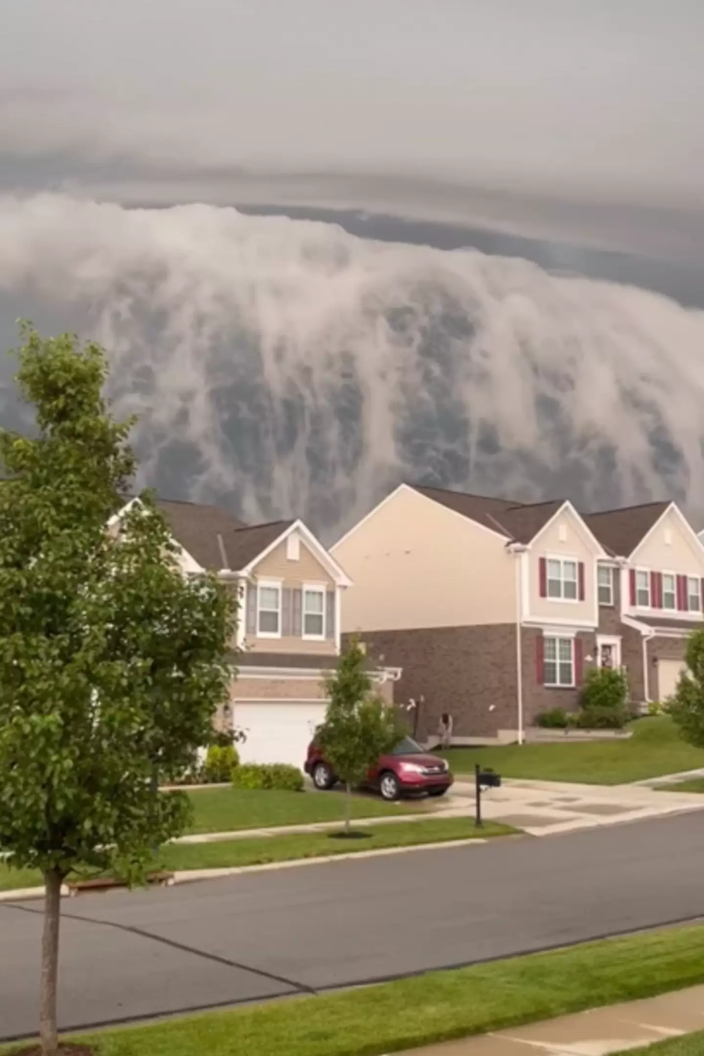 People have been left baffled by the sight of the cloud formation.