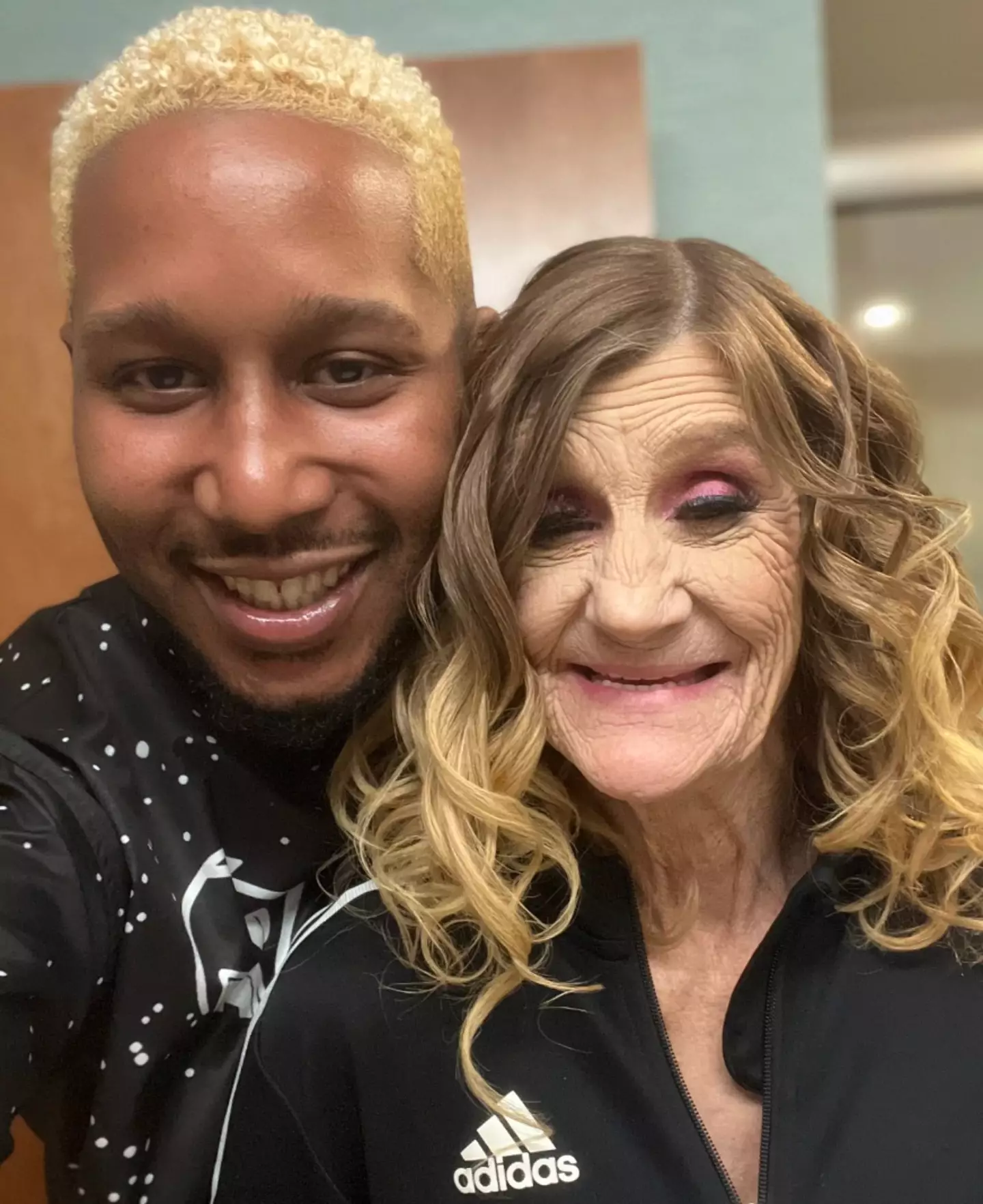 There's 37 years between Cheryl and Quran (Instagram/@therealoliver6060)