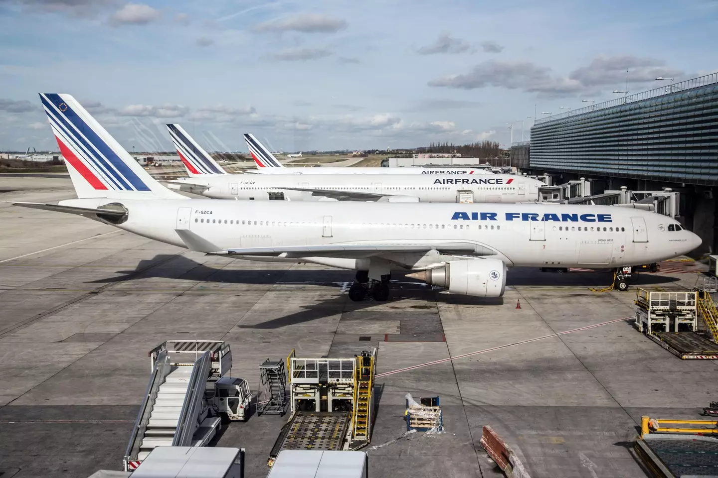 A pair of Air France pilots had a punch up in the cockpit while their plane was mid-flight.