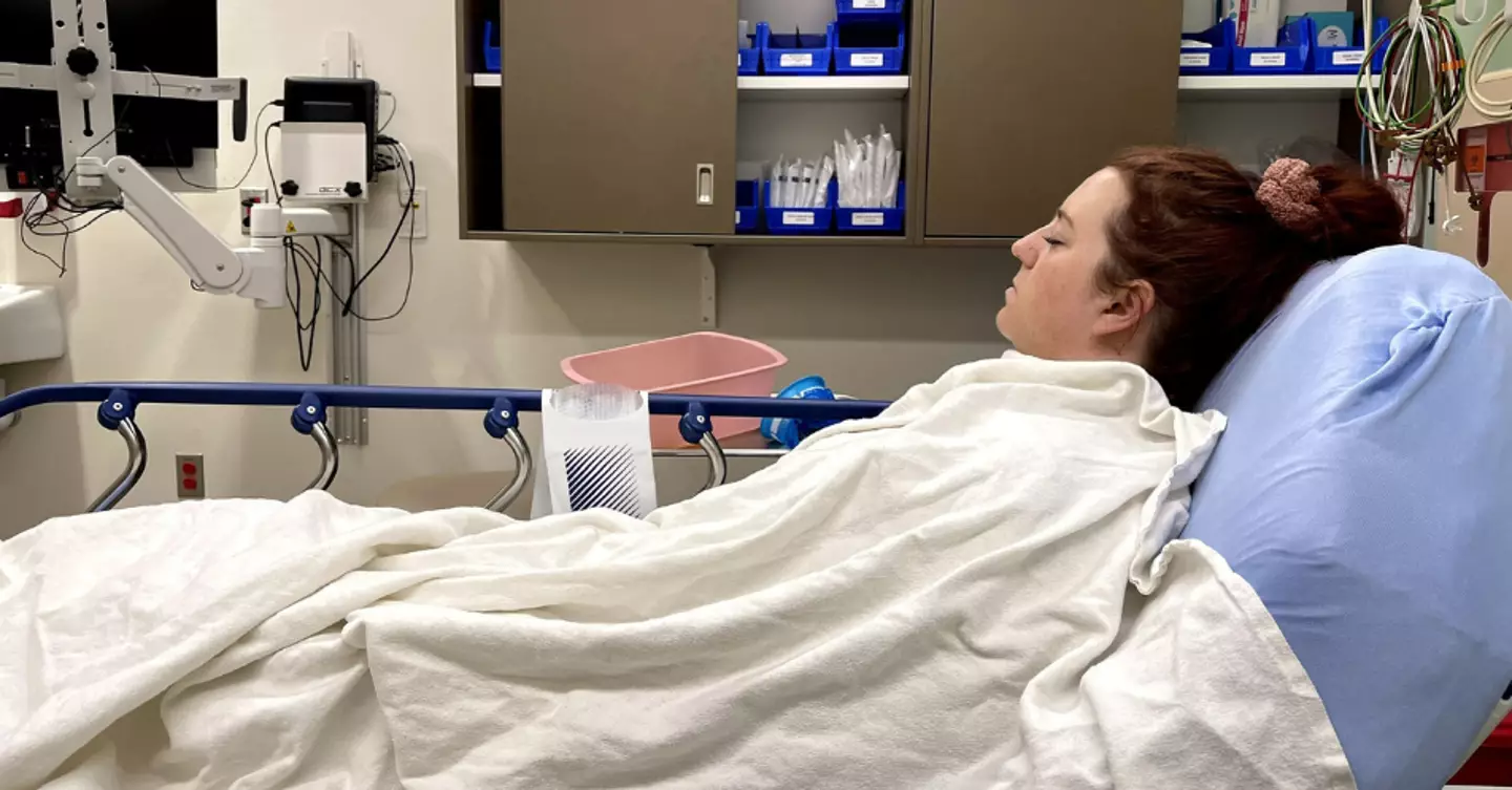 Mariah Bond claims she was left unable to walk after the appointment.