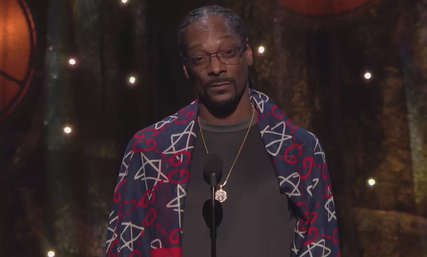 Snoop revealed that Tupac Shakur put him on 'smoking blunts'.