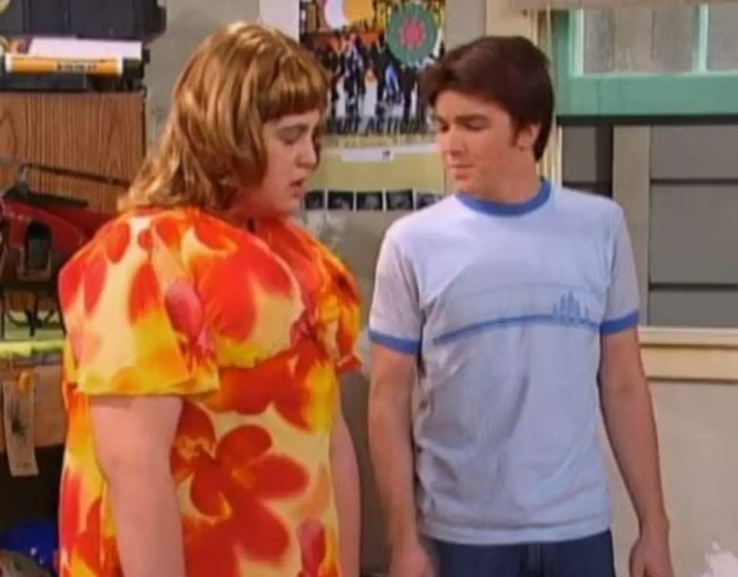 The disguise calls to mind Josh's outfit in Drake and Josh.