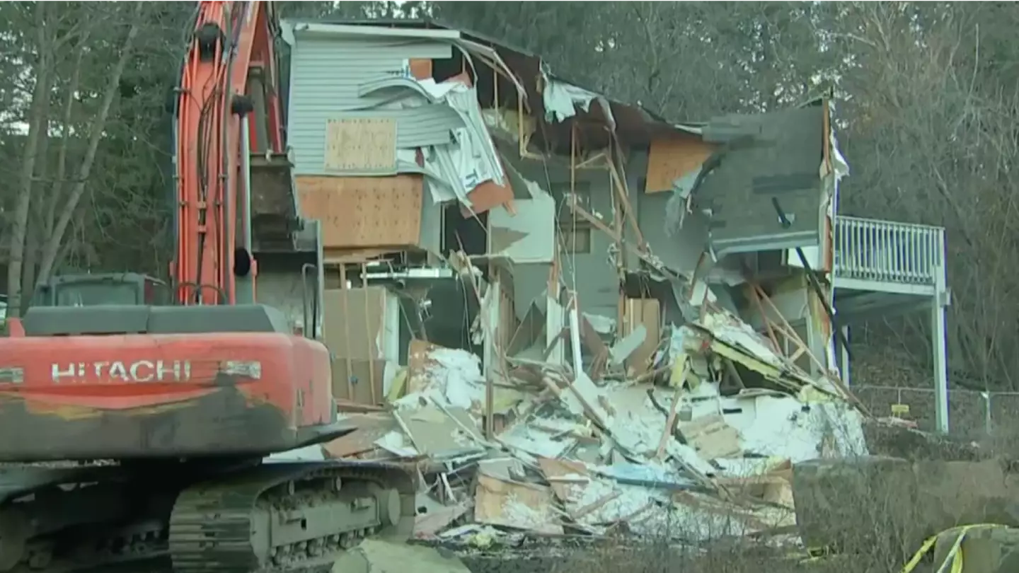 Demolition starts on house where 'worst crime scene police have ever scene' happened