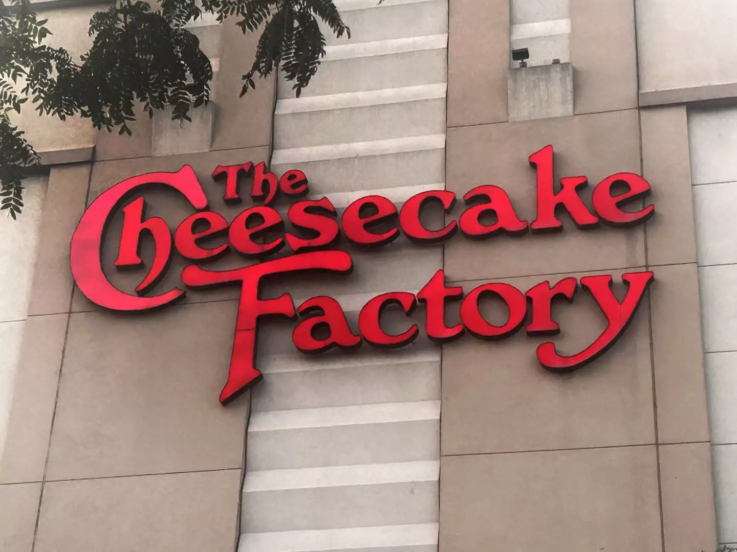 People were impressed at the note from The Cheesecake Factory.