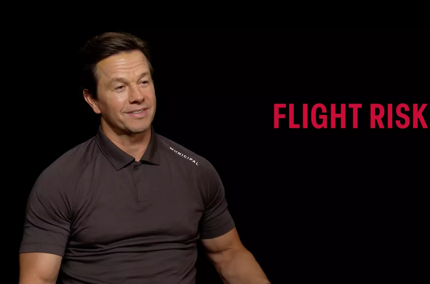 Mark Wahlberg explained he was still able to keep on top of his fitness schedule while filming Flight Risk (UNILAD)