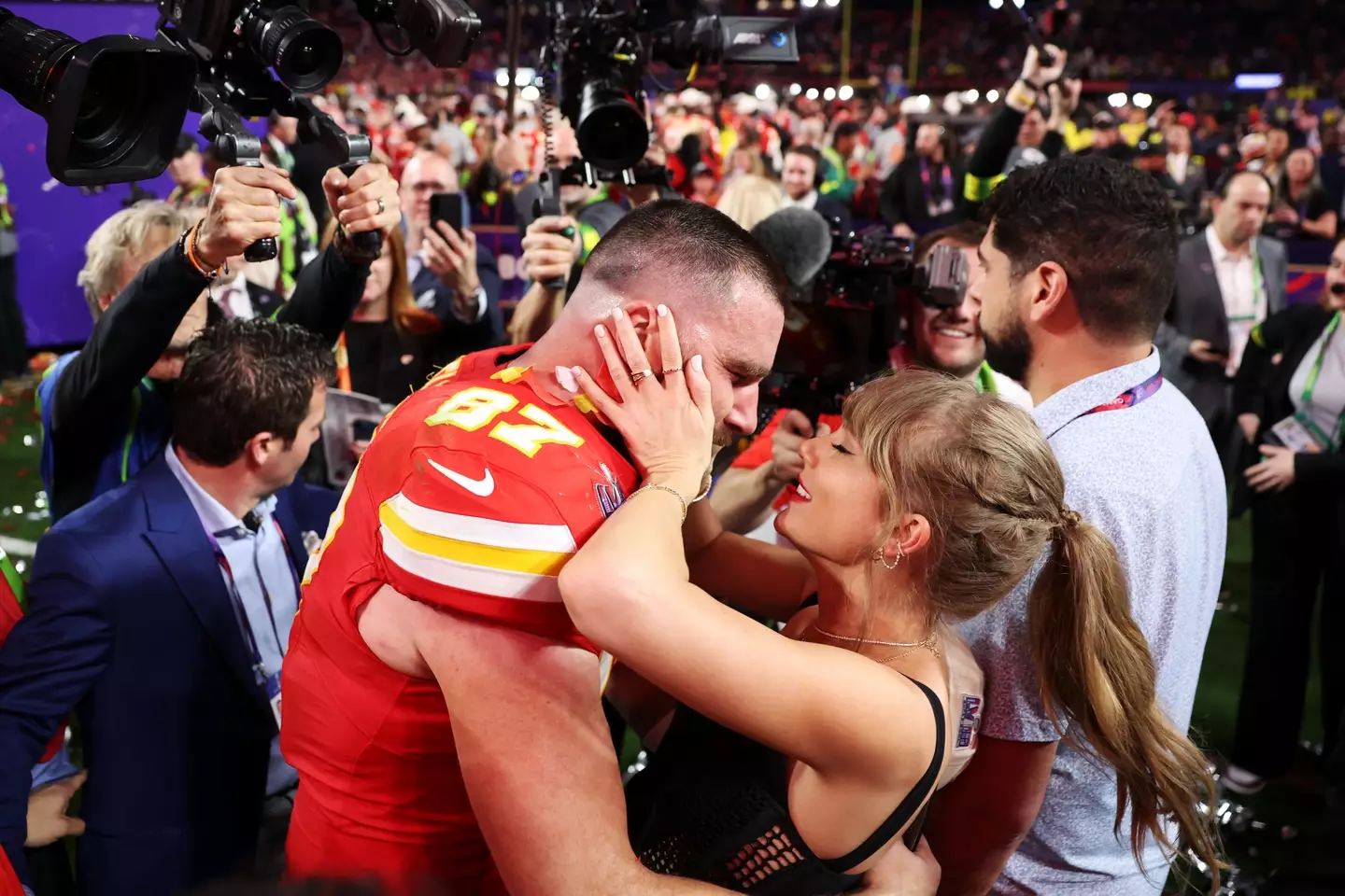 Kelce and Swift share a moment together after the match.