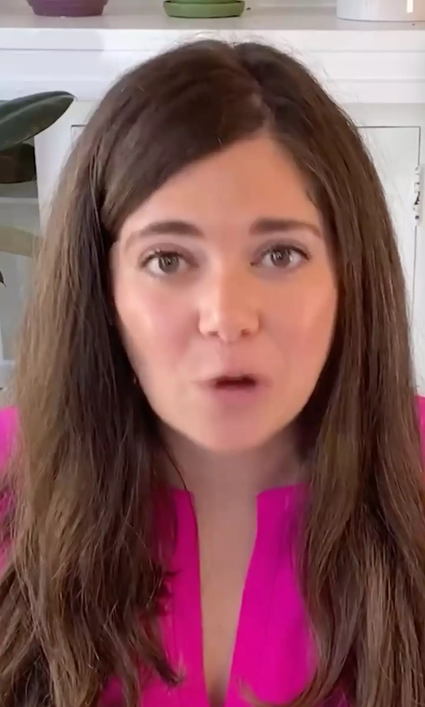 A dating expert has revealed why having a 'spark' isn't always a good thing. (Instagram/@loganury)