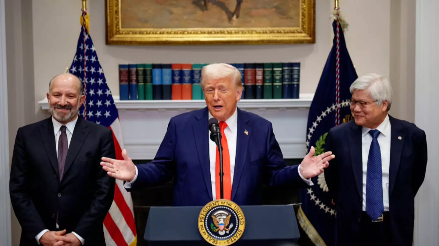 New marks seem to appear on Donald Trump's hand days after White House responds to large bruise that sparked health speculation